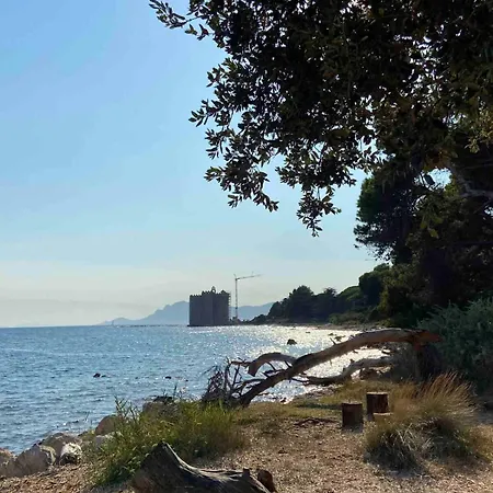 Cannes Hills With Garden And Parking