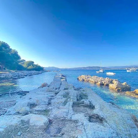 Cannes Hills With Garden And Parking Le Cannet